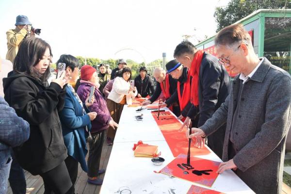 文化传承中的秋季祈福活动