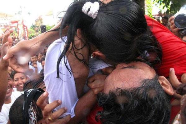 接吻节日与农耕季节的巧妙契合 接吻节日与农耕季节的巧妙契合