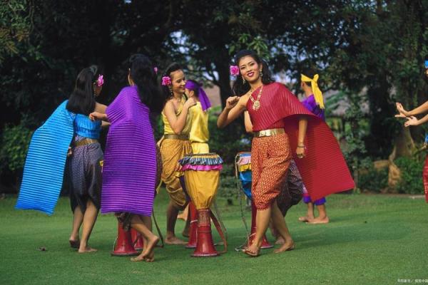 走进泰国传统农耕文化：丰收季节的庆祝活动