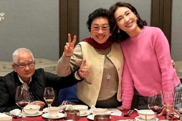 黎姿八字中的暗藏玄机,揭示如何改变人生轨迹的秘诀 黎姿八字中的暗藏玄机,揭示如何改变人生轨迹的秘诀