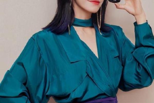 你以为嘴唇上的白毛是小事?其实它暗藏玄机,改变命运的关键就在这里! 你以为嘴唇上的白毛是小事?其实它暗藏玄机,改变命运的关键就在这里!