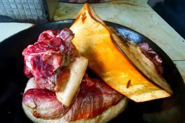 裕固族节日中的养生智慧与习俗探秘 裕固族节日中的养生智慧与习俗探秘