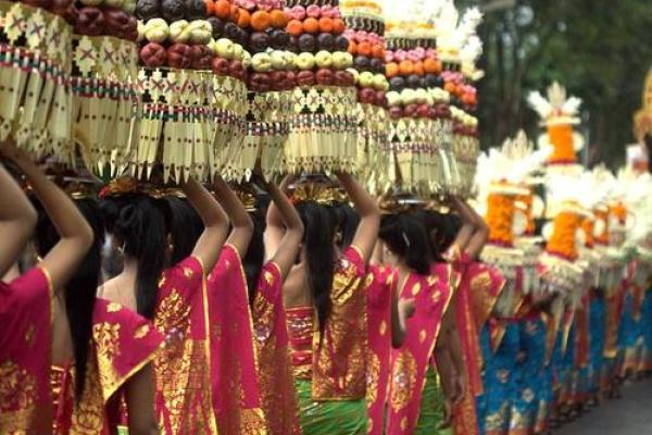 探索泰国丰收节：农业文化与节日庆典的完美融合