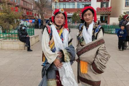 三月街节日的意义与藏族文化的现代应用