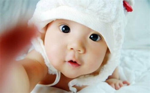 白姓清新自然的男生名字