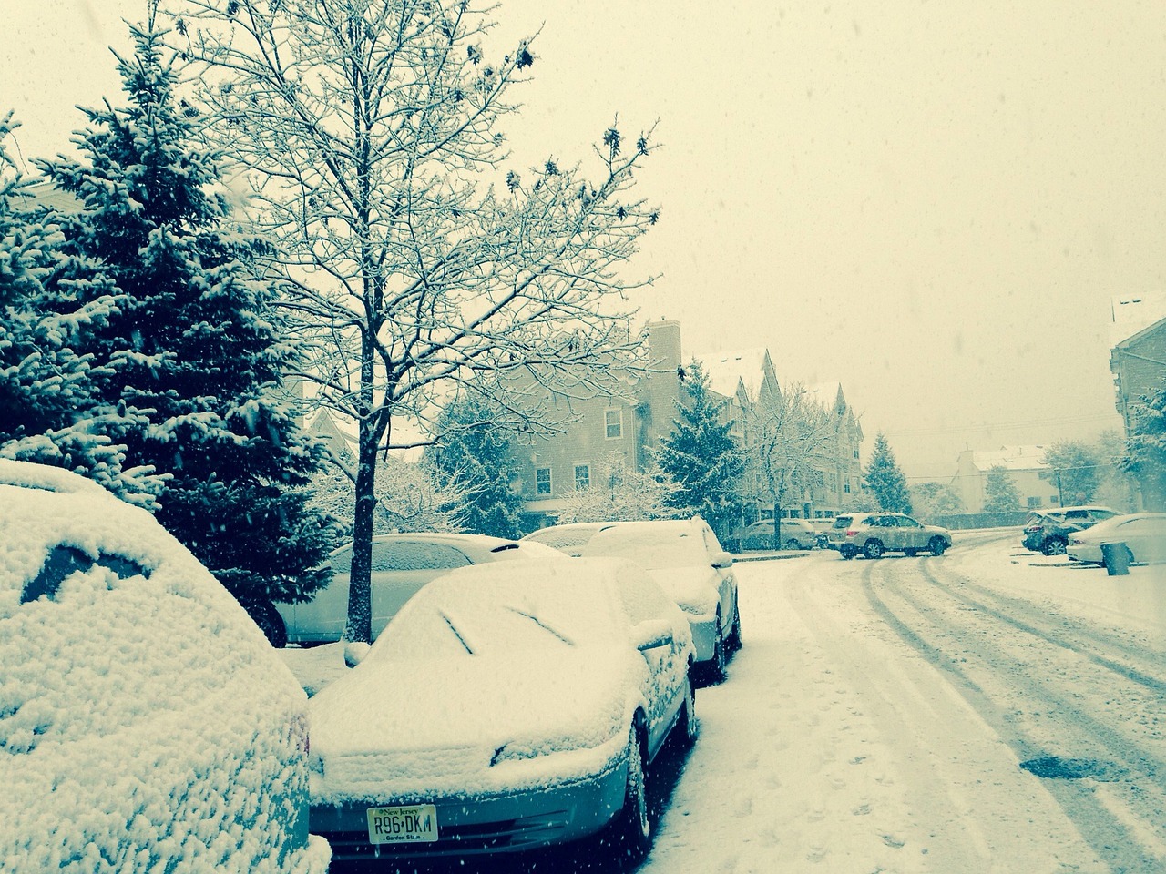 qq名片照片墙专用制作工具，个性名片照片墙怎么设置