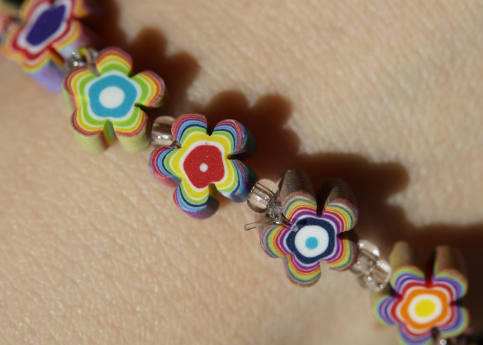 18天28个地点的迁徙：无名劳动者的生存史诗，都市免疫系统的微观试炼