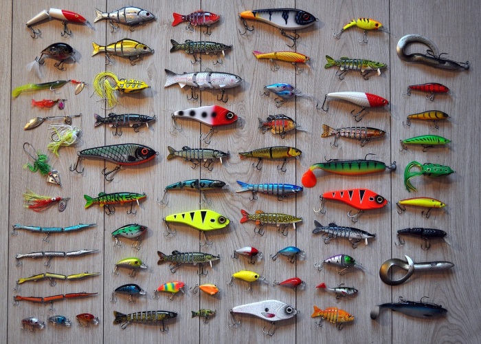 八例归途与一座城的守望：疫情如海，微光成炬