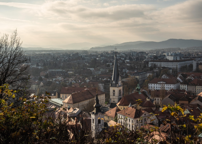 1例复阳与13名密接：疫情下的生命航道，无声的微光航行_1