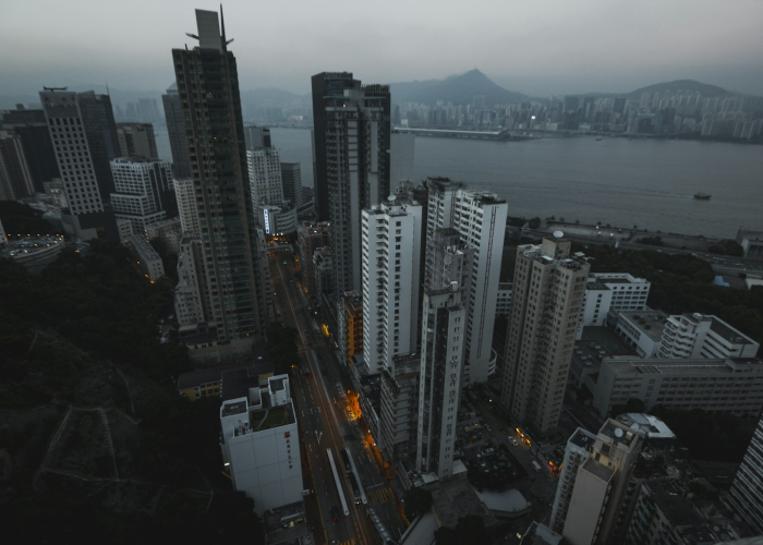 徐州昨日新增1例无症状，市井烟火中的生命韧性，如运河网络般的城市免疫系统