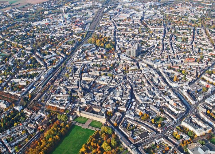 2例新增背后的千万次坚守:暗夜中的脉搏,城市免疫系统的无声试炼 2例新增背后的千万次坚守:暗夜中的脉搏,城市免疫系统的无声试炼