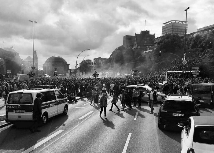 2月预测中的307例轨迹：家庭温度与城市免疫系统的静默对话