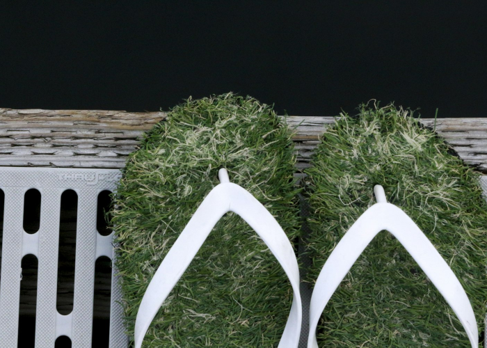 10万逝去的沉默回响：美国新冠数据如何编织成一面破碎的社会镜子