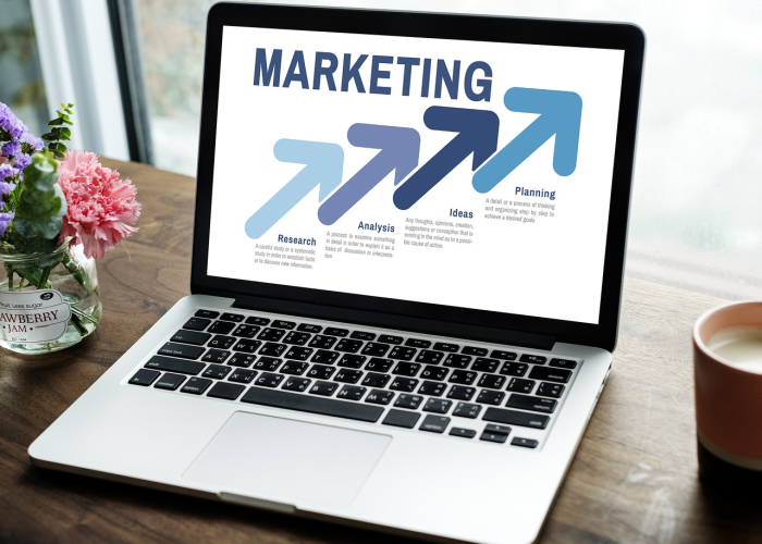 二十二粒沙与一片绿洲：疫情微光下的生命守望与治理韧性