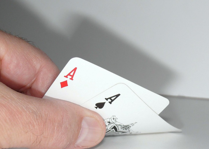 四百万人的静默与坚守：生命航道，坚韧的河床