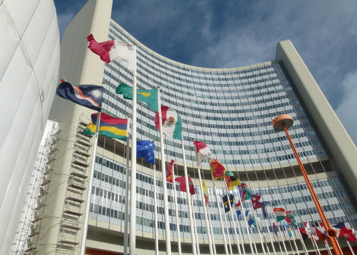 单日新增358例阳性感染者，郑州在“病毒开宝马我坐拖拉机”的赛跑中构筑生命堤坝