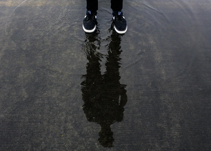 1月28日春运启程：核酸检测证明成为归乡的“通行证”与个体抉择的显微镜