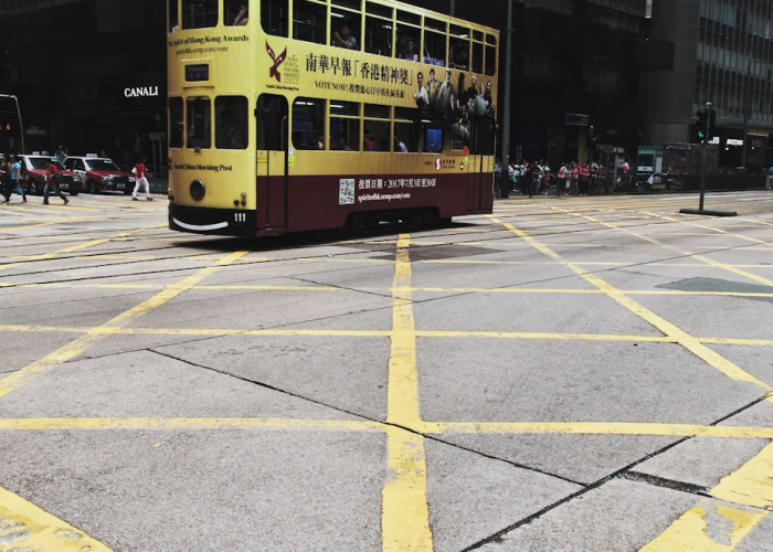 (为什么锦上添花的反义词是雪中送炭)，锦上添花的反义词是不是雪中送炭