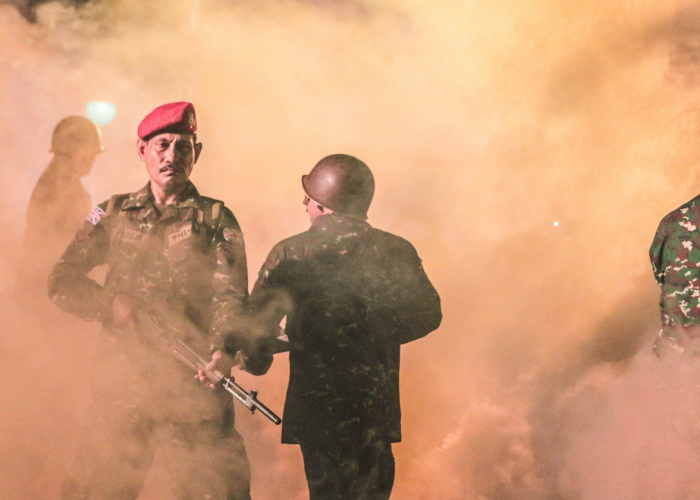 钢铁侠3片头歌曲，钢铁侠3开头歌曲