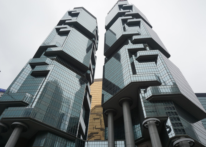 唐山限行新政：7_00-20_00工作日轮换背后的城市流动哲学，以交通管制绘就的都市呼吸节律图