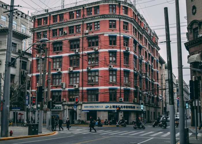 70例确诊背后的生命图谱：疫情寒冬中的脆弱与坚守