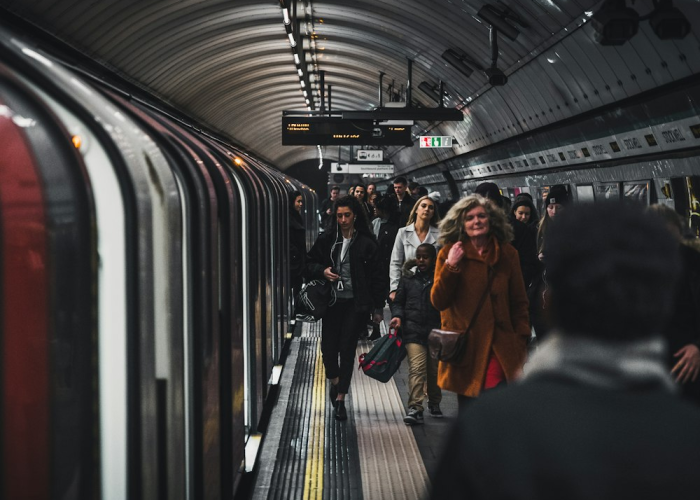 503万确诊背后的沉默呐喊,一座无形围墙下的呼吸困局 503万确诊背后的沉默呐喊,一座无形围墙下的呼吸困局